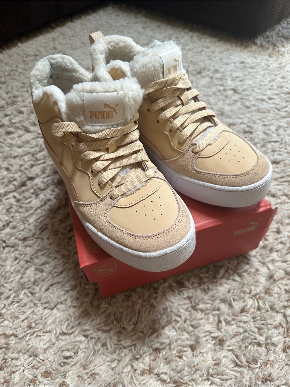 Puma Women's Beige/Cream Sherpa-Lined Low Top Sneakers